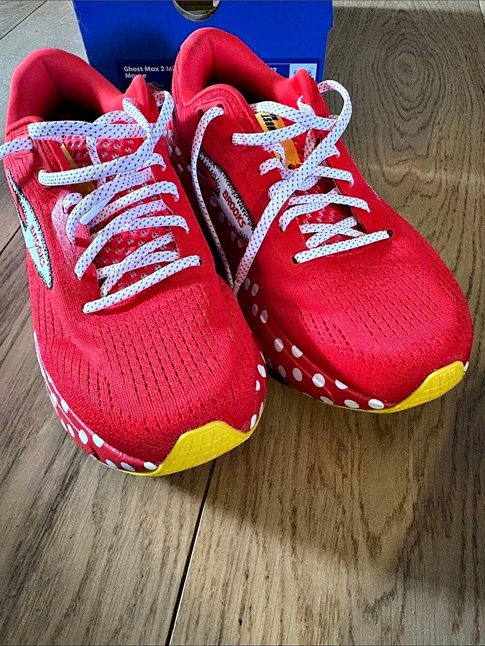 Brooks Ghost Max 2 Minnie Athletic Shoes US 10 Like New